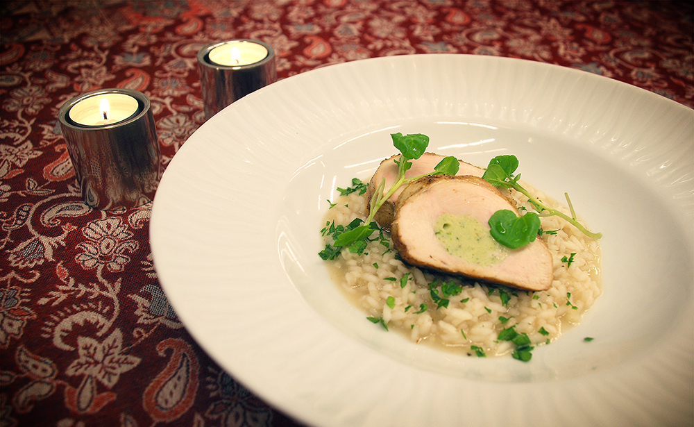 Du visar för närvarande Örtfyllt kycklingbröst med risotto