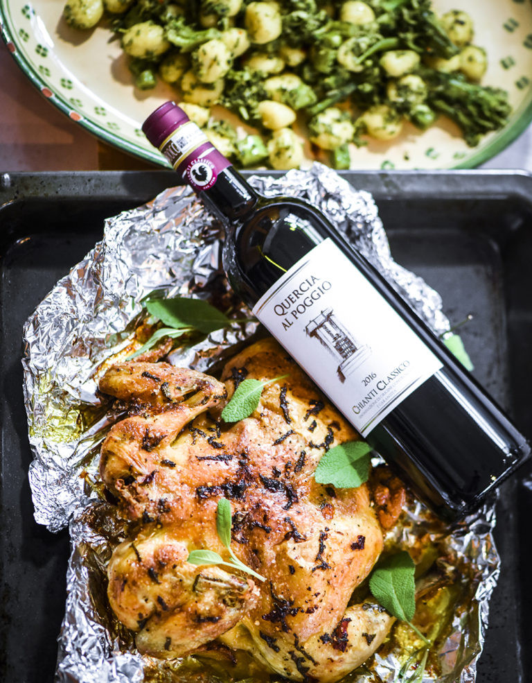 Read more about the article Pollo alla Diavola, hel kyckling serverad med grillad citron & broccolisvängda gnocchi