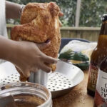 Saftig Beer Can Chicken på grillen