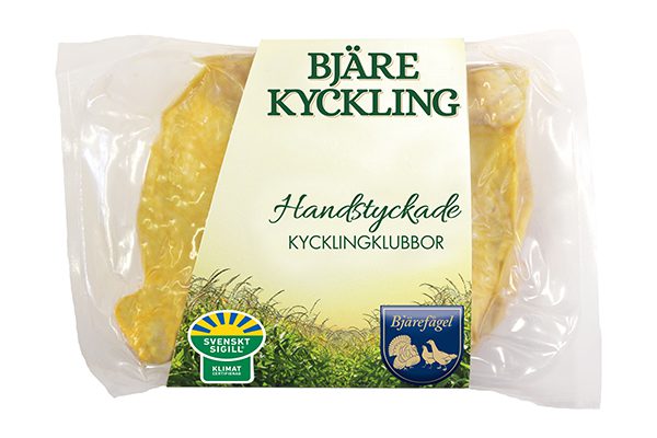 Bjäre kycklingklubbor paketerade.